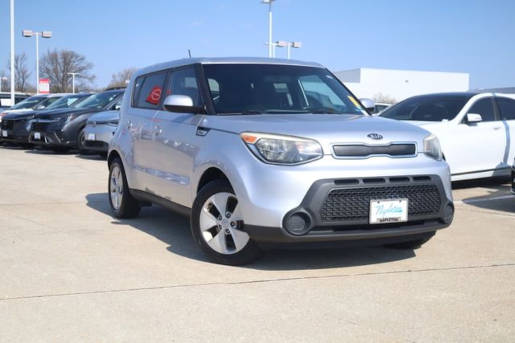 Used 2015 Kia Soul Base FWD Hatchback