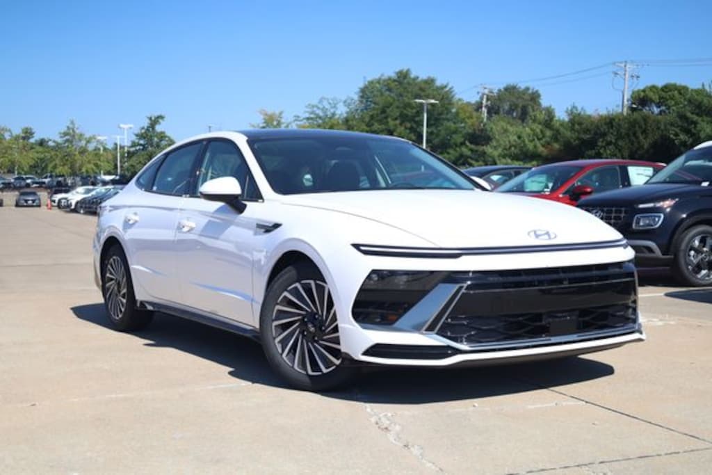 New 2026 Hyundai Sonata Hybrid SEL Sedan