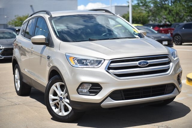 Used 2018 Ford Escape SEL with VIN 1FMCU0HD0JUB96973 for sale in Hazelwood, MO