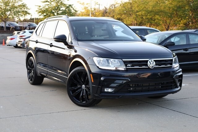 Used 2020 Volkswagen Tiguan SE R-LINE BLACK with VIN 3VV3B7AX7LM066611 for sale in Hazelwood, MO