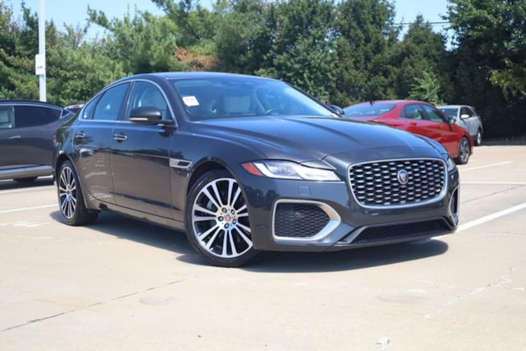 Used 2022 Jaguar XF SE Sedan