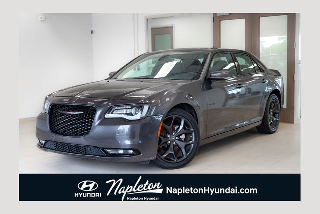 2023 Chrysler 300 S's photo
