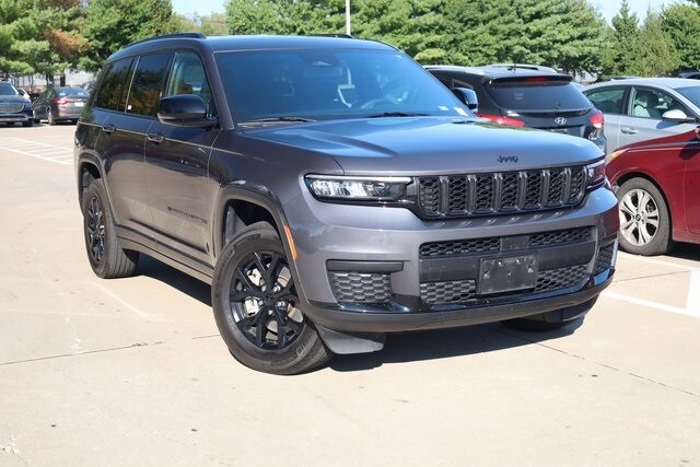 2024 Jeep Grand Cherokee Laredo photo 2