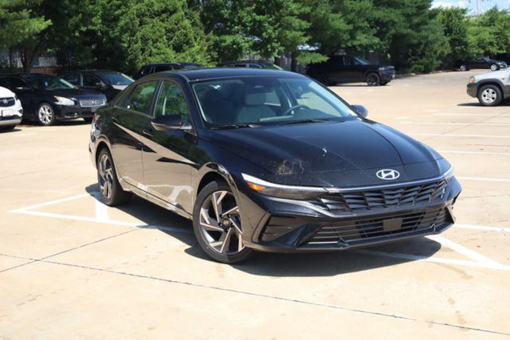 New 2026 Hyundai Elantra Limited Sedan