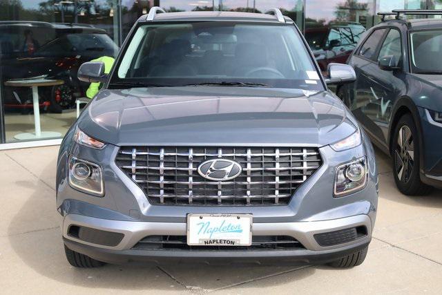 2026 Hyundai Venue SEL photo 2