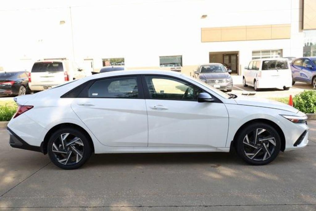 New 2025 Hyundai Elantra Hybrid SEL Sport Sedan