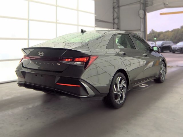 Used 2025 Hyundai Elantra SEL Sport Sedan