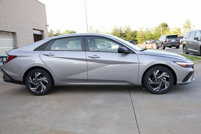 2025 Hyundai Elantra SEL Sport photo 4