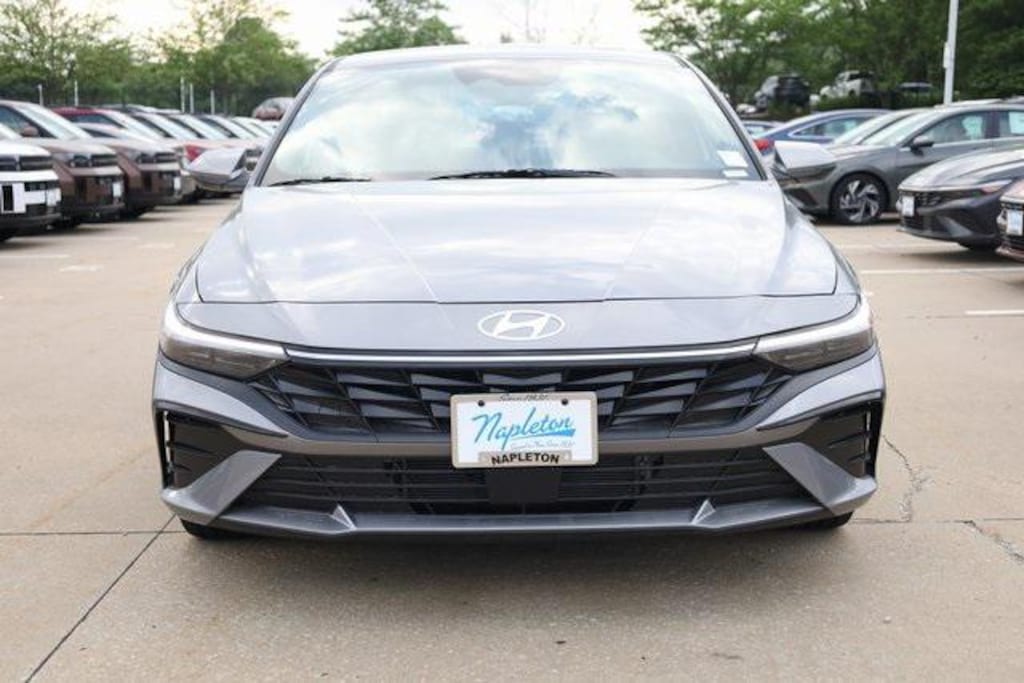 New 2025 Hyundai Elantra Hybrid Limited Sedan