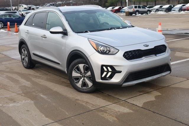 Used 2020 Kia Niro LX with VIN KNDCB3LCXL5398209 for sale in Hazelwood, MO