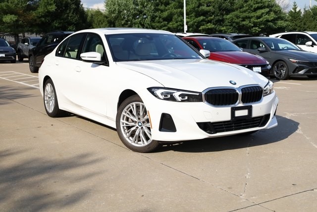 Used 2023 BMW 3 Series 330i with VIN 3MW89FF06P8D02859 for sale in Hazelwood, MO