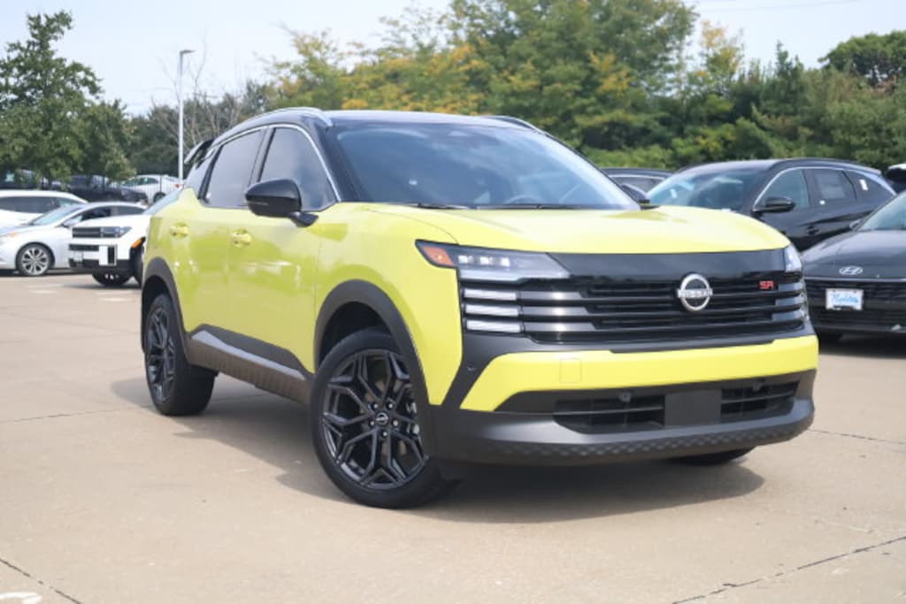 Used 2025 Nissan Kicks SR SUV