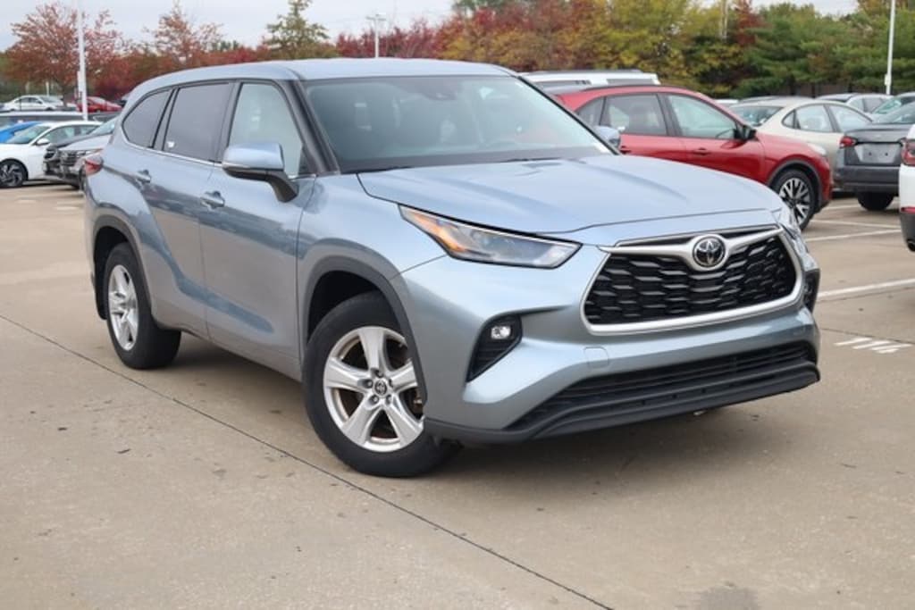 Used 2022 Toyota Highlander LE SUV