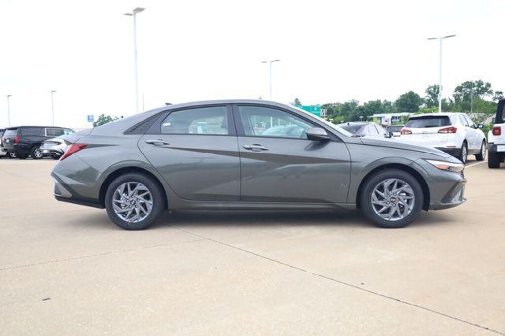 New 2026 Hyundai Elantra Hybrid Blue Sedan