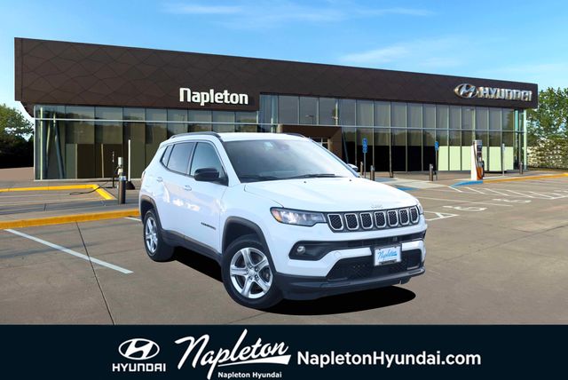 2023 Jeep Compass Latitude's photo