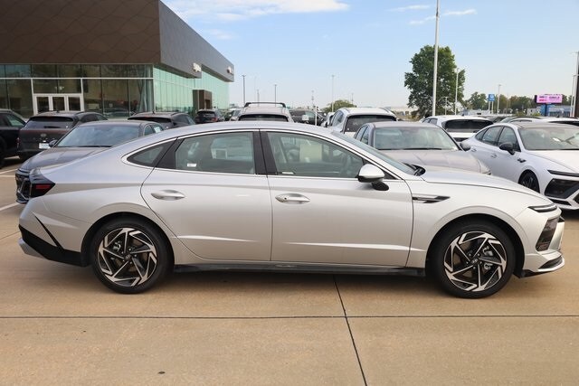 2026 Hyundai Sonata SEL Sport photo 4