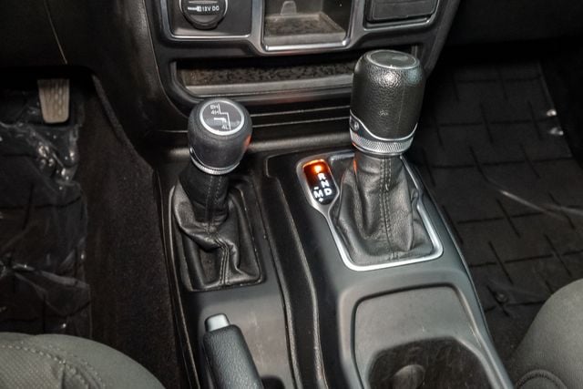 2023 Jeep Wrangler 4-Door Sport - Photo 19