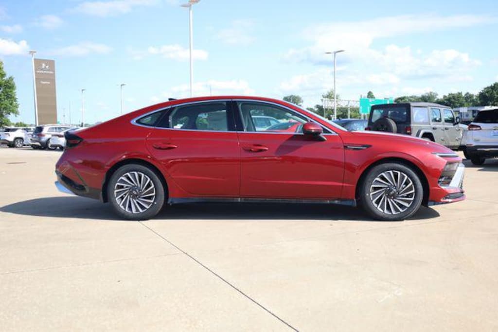New 2026 Hyundai Sonata Hybrid SEL Sedan