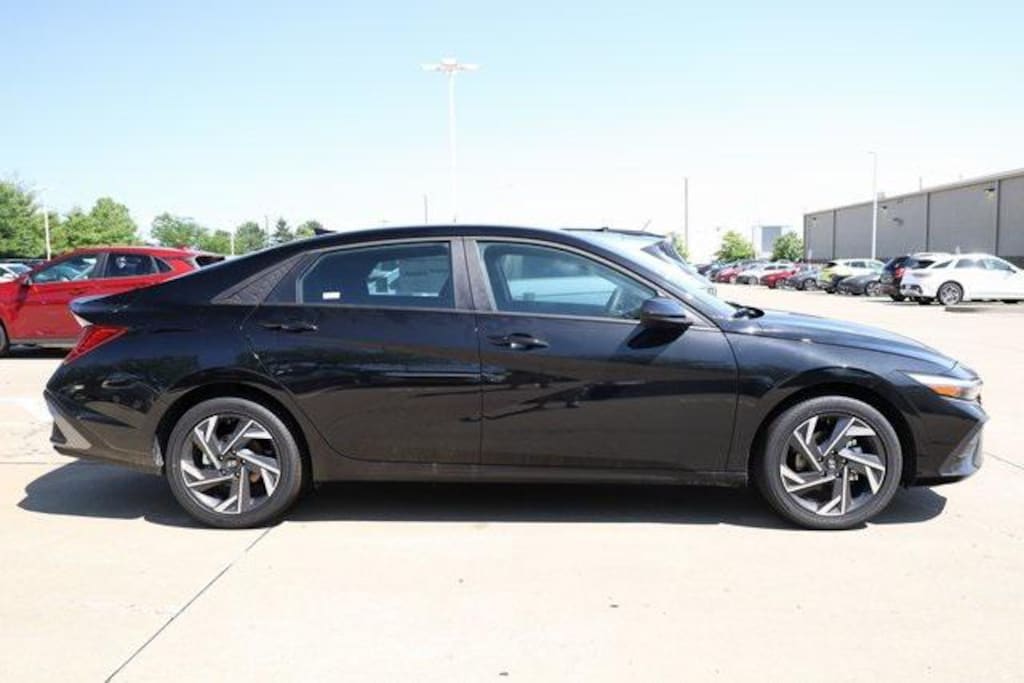 New 2025 Hyundai Elantra Hybrid SEL Sport Sedan