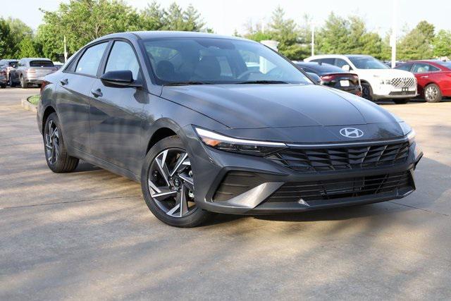 2025 Hyundai Elantra SEL Sport photo 2