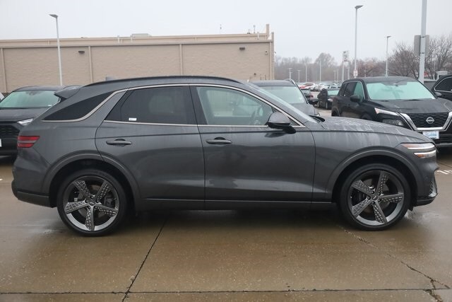 2022 Genesis GV70 3.5T Sport Prestige photo 2