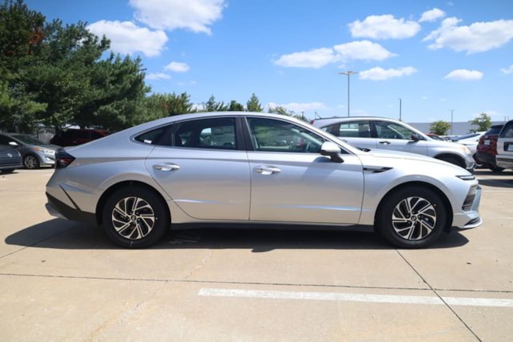 New 2026 Hyundai Sonata Hybrid Blue Sedan