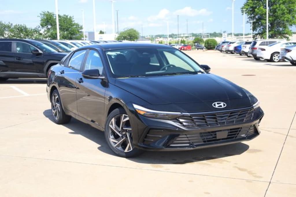 New 2026 Hyundai Elantra Limited Sedan
