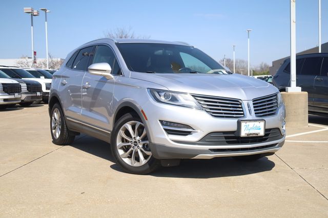 Used 2018 Lincoln MKC Select with VIN 5LMCJ2C93JUL00182 for sale in Hazelwood, MO