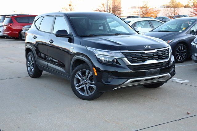 Used 2021 Kia Seltos LX with VIN KNDEPCAA1M7160394 for sale in Hazelwood, MO