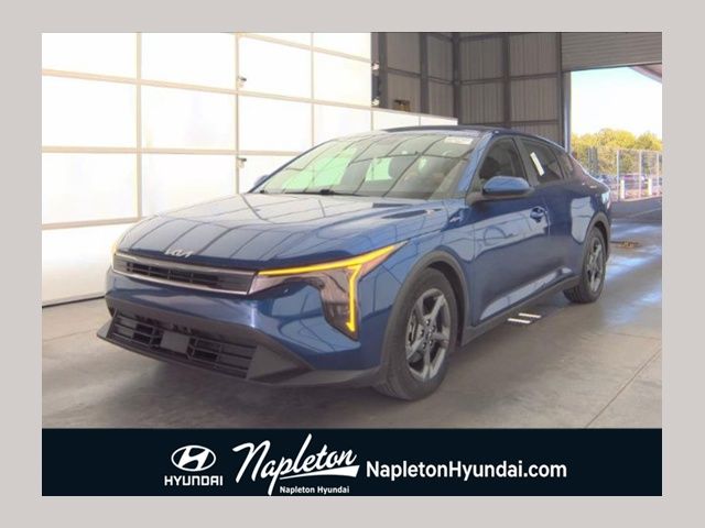 2025 Kia K4 LXS AT's photo