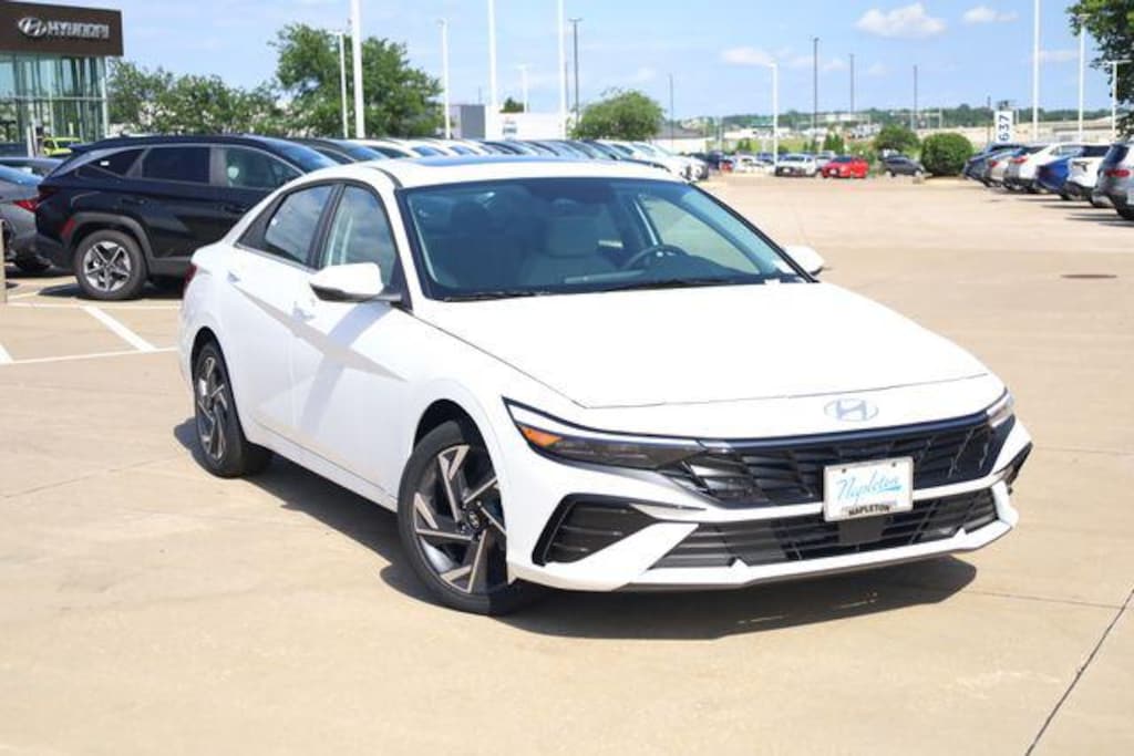 New 2026 Hyundai Elantra Limited Sedan