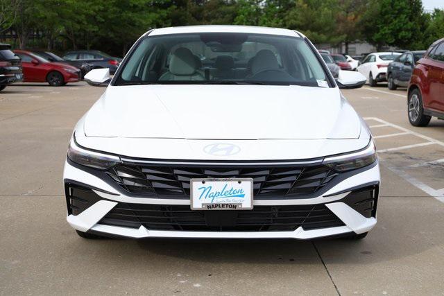 2025 Hyundai Elantra Hybrid Limited photo 2