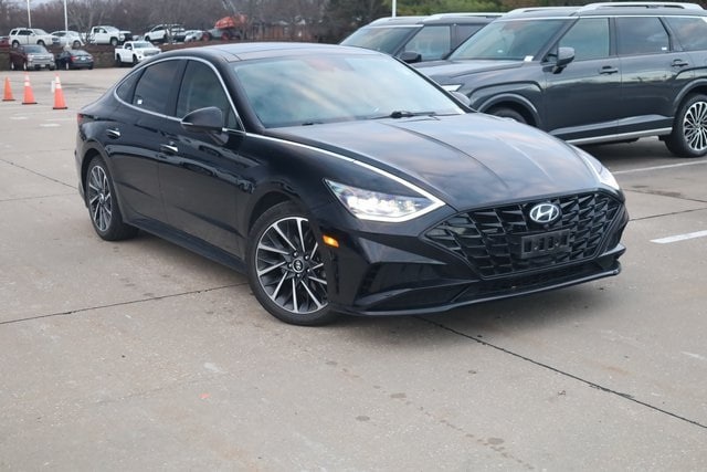Used 2021 Hyundai Sonata Limited with VIN 5NPEH4J2XMH111122 for sale in Hazelwood, MO