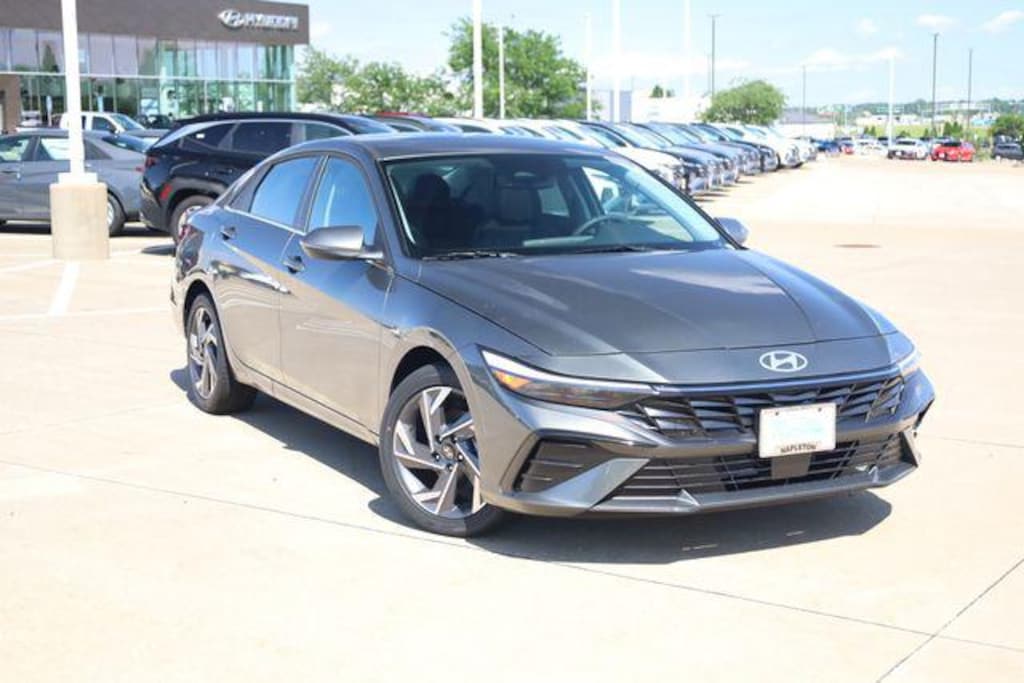 New 2026 Hyundai Elantra Limited Sedan