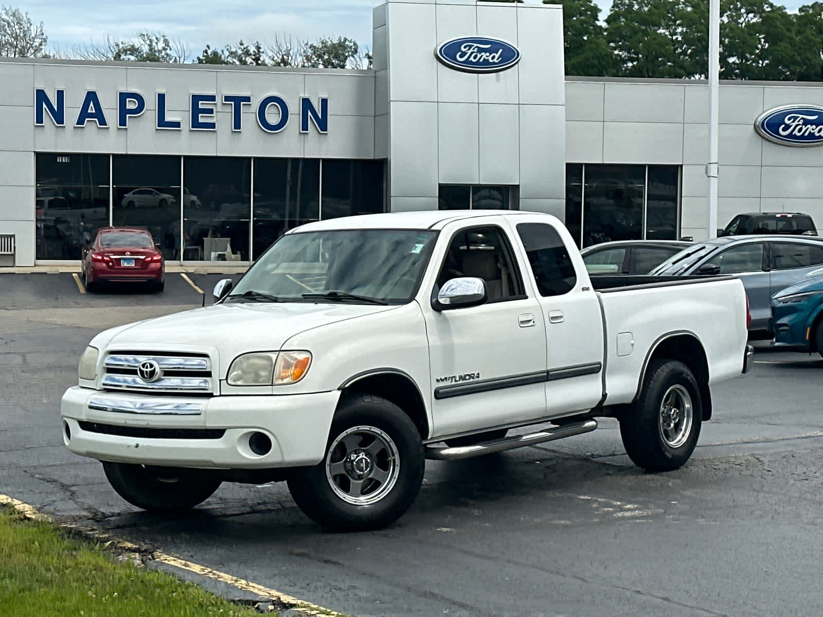 Used 2006 Toyota Tundra SR5 with VIN 5TBRU34156S467638 for sale in Libertyville, IL
