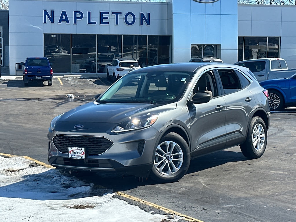 Used 2022 Ford Escape Hybrid SE SUV
