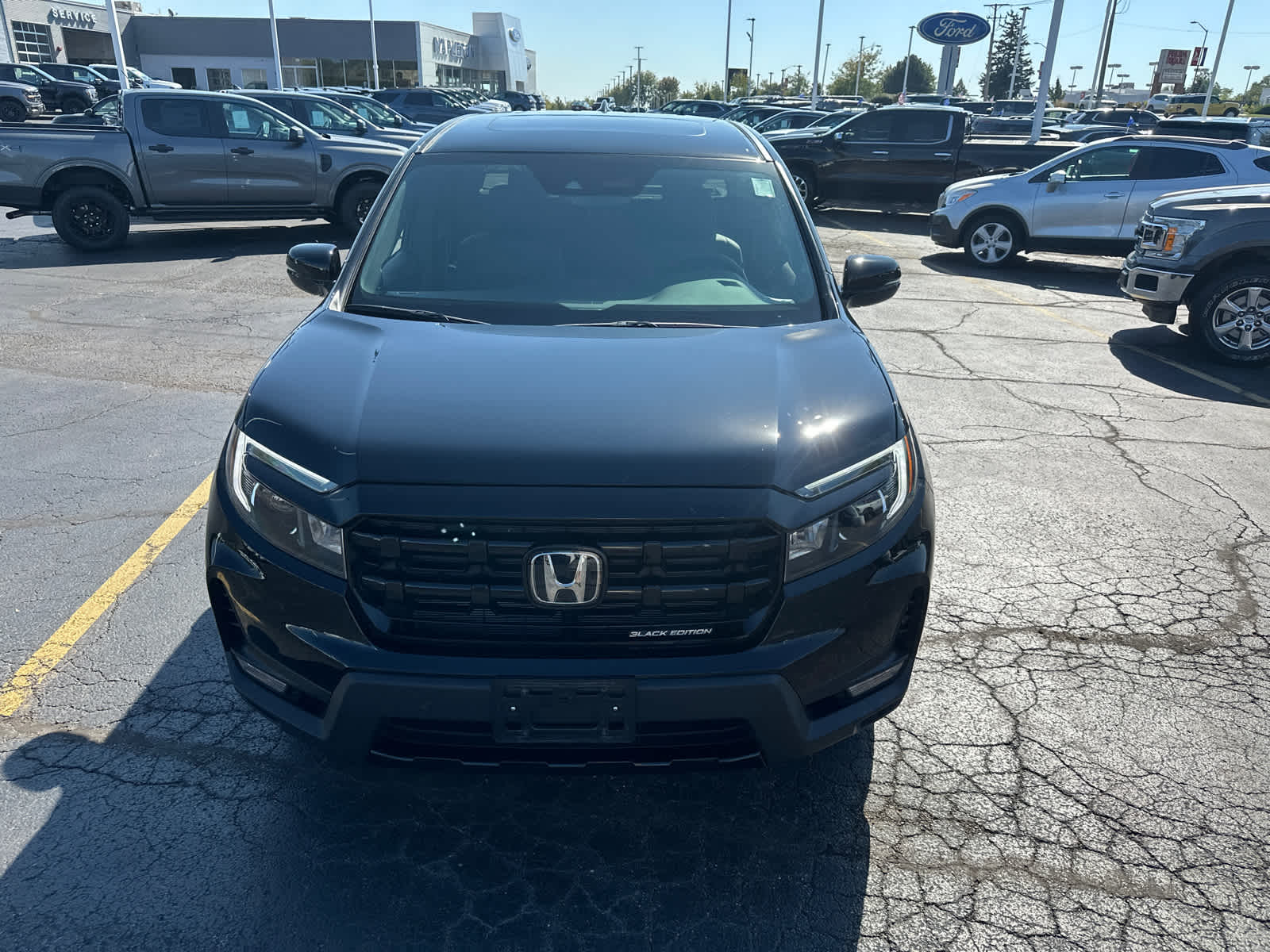 2024 Honda Ridgeline Black Edition photo 3