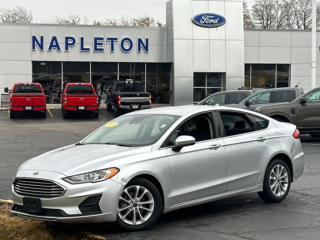 Used 2019 Ford Fusion SE Sedan
