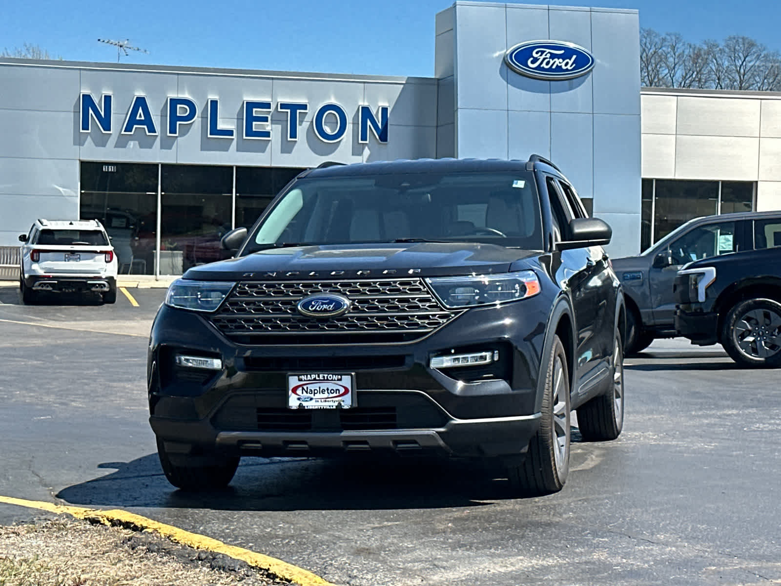 2021 Ford Explorer XLT photo 2