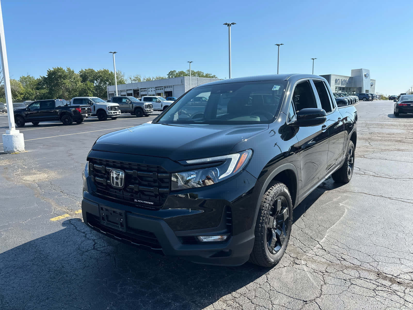 2024 Honda Ridgeline Black Edition photo 4