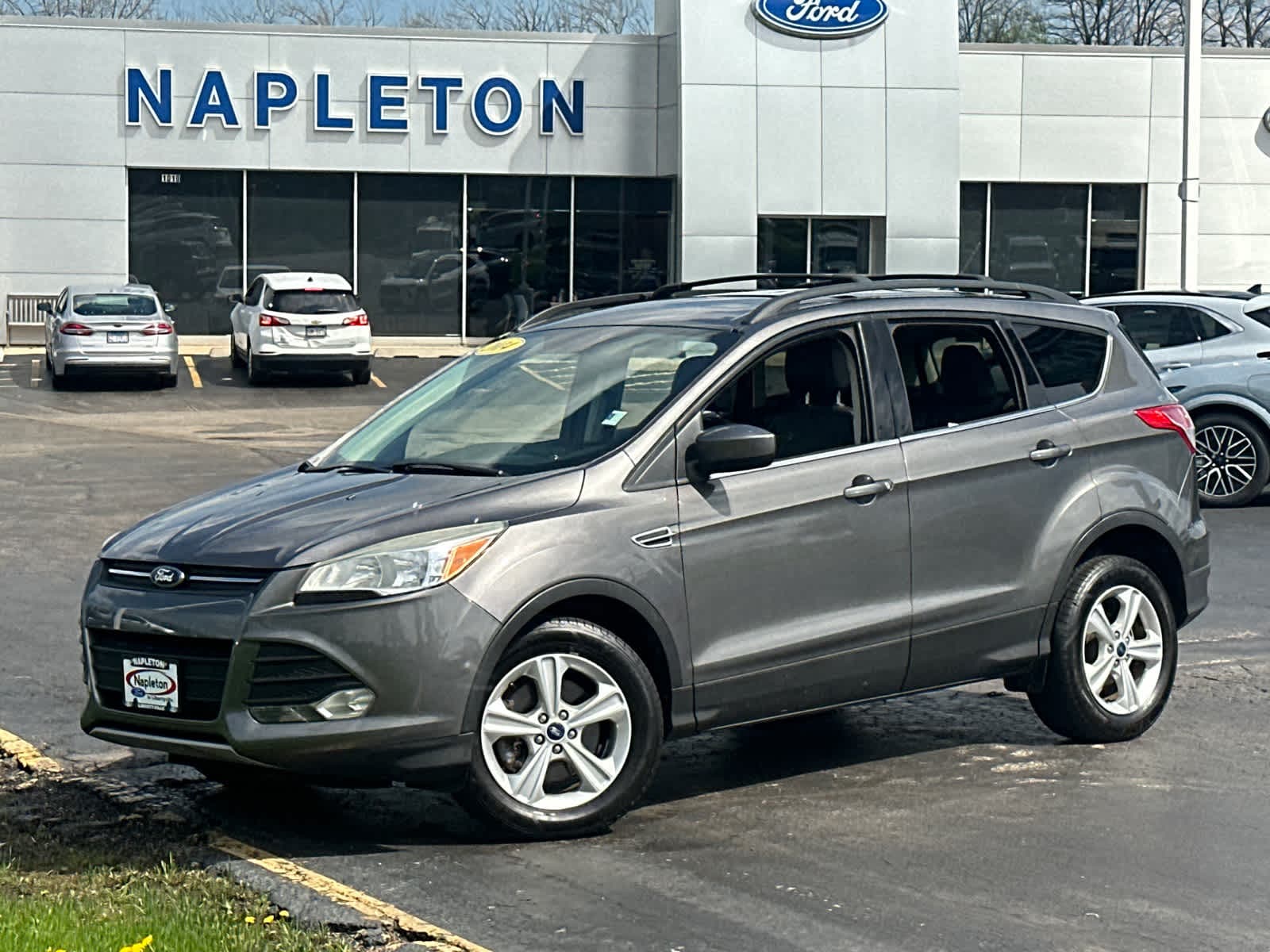 Used 2014 Ford Escape SE with VIN 1FMCU9G97EUB07603 for sale in Libertyville, IL