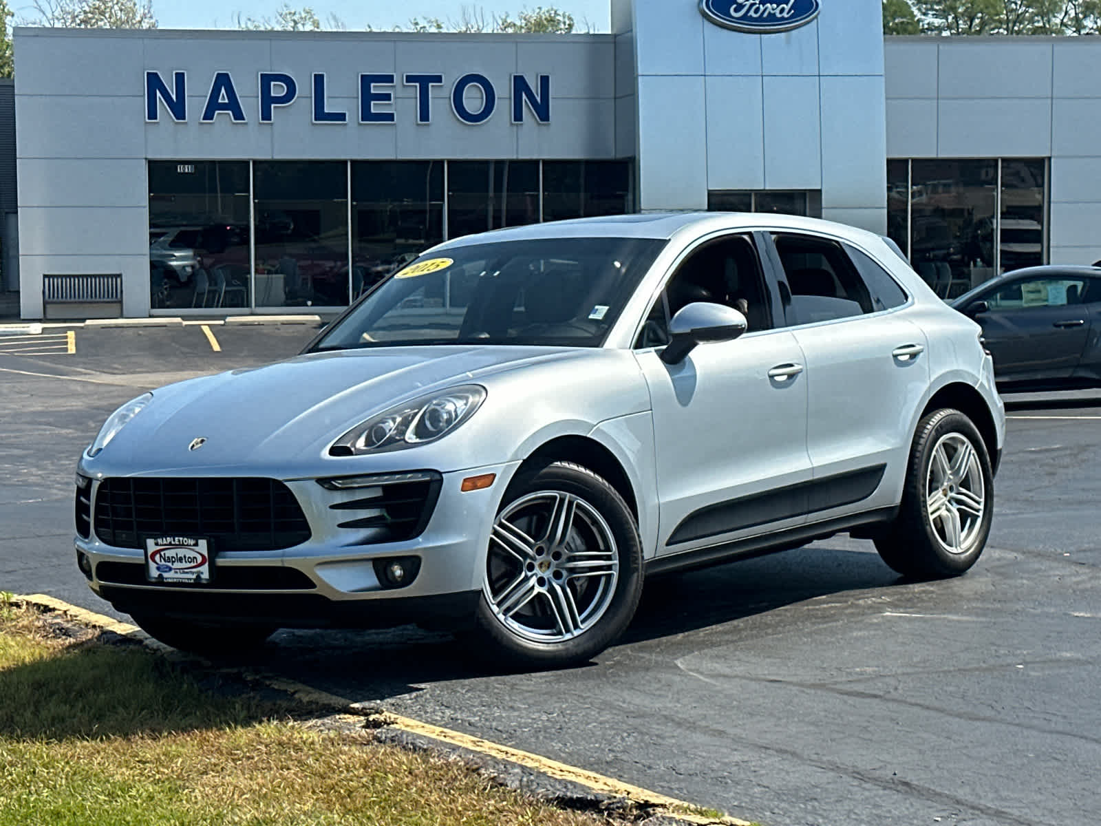 2015 Porsche Macan S photo 2
