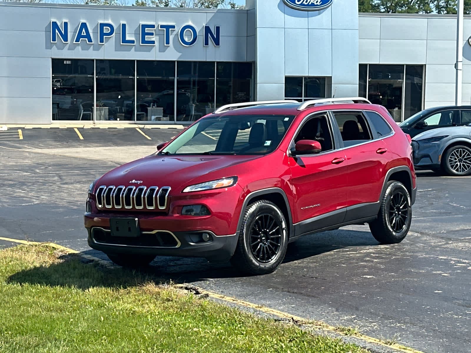 Used 2015 Jeep Cherokee Limited with VIN 1C4PJMDS9FW675897 for sale in Libertyville, IL