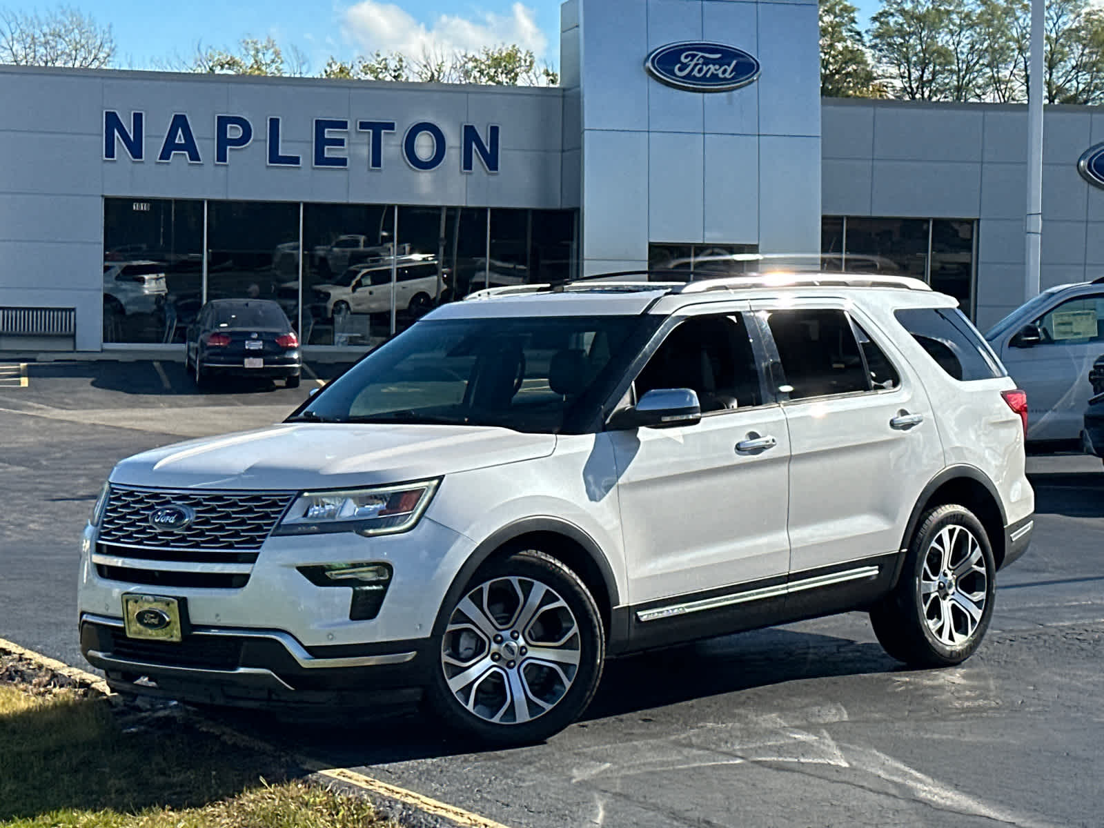 2018 Ford Explorer Platinum photo 2