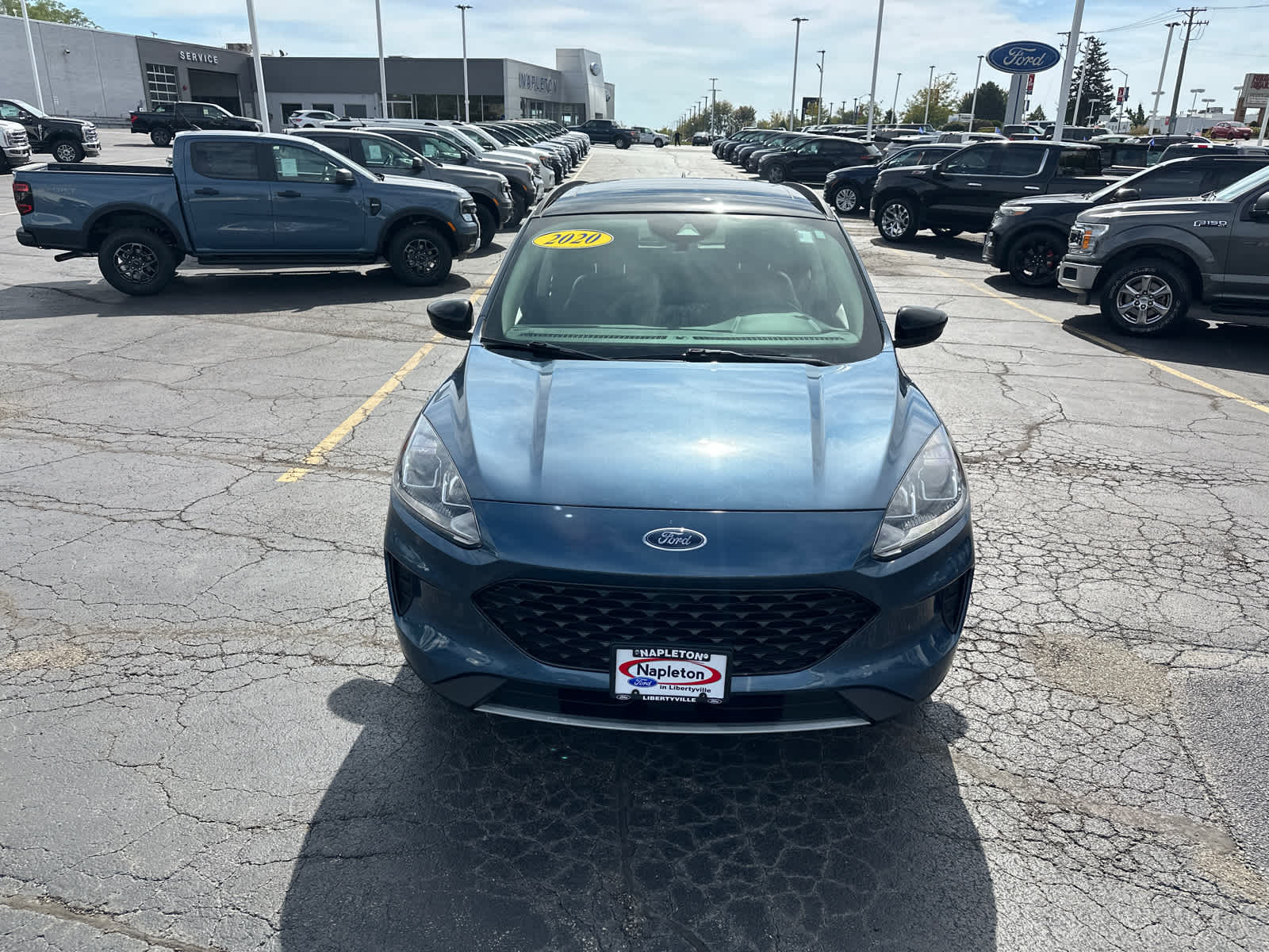 2020 Ford Escape SE Sport photo 2