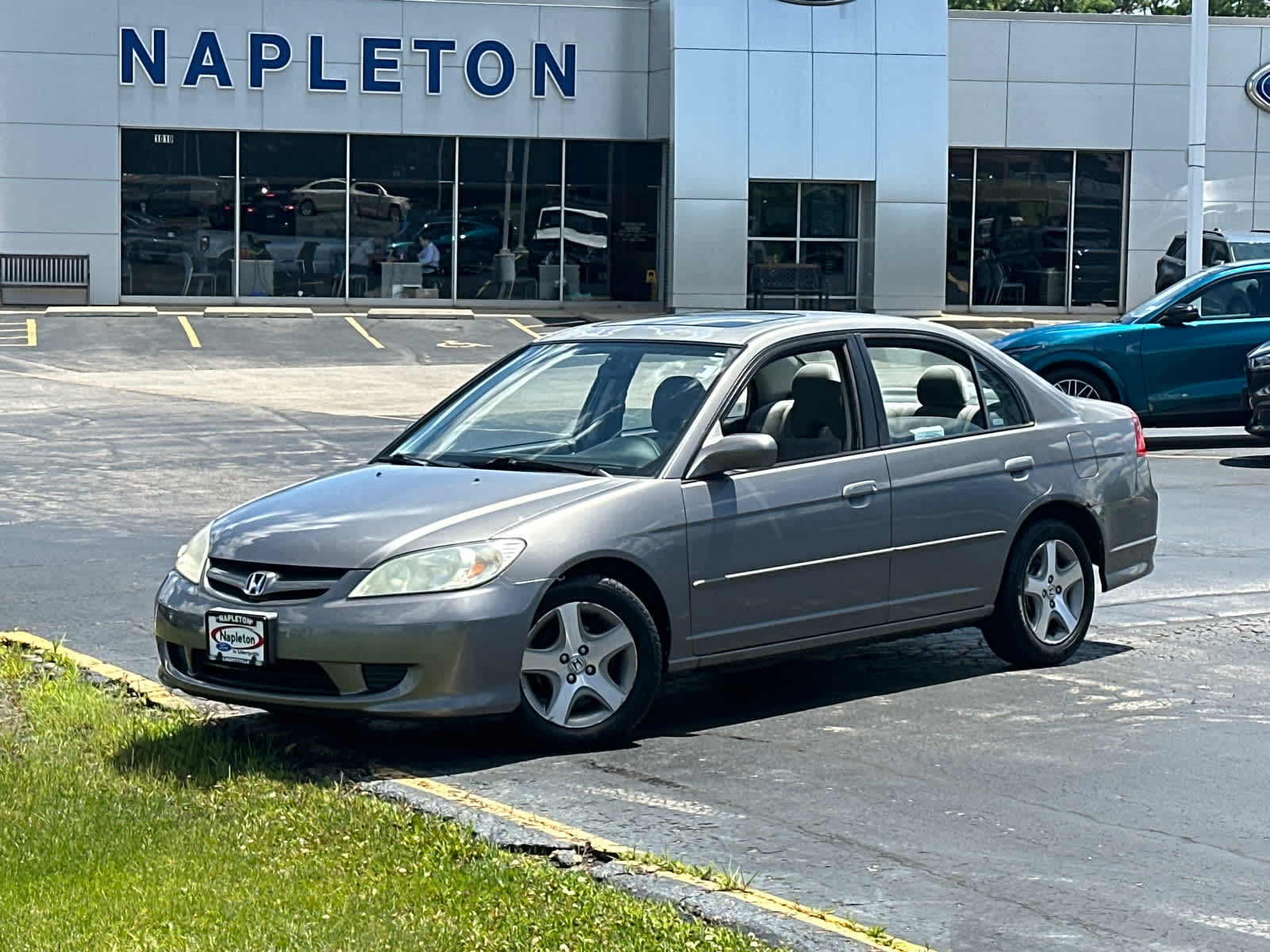 Used 2004 Honda Civic EX with VIN 1HGES26784L022253 for sale in Libertyville, IL