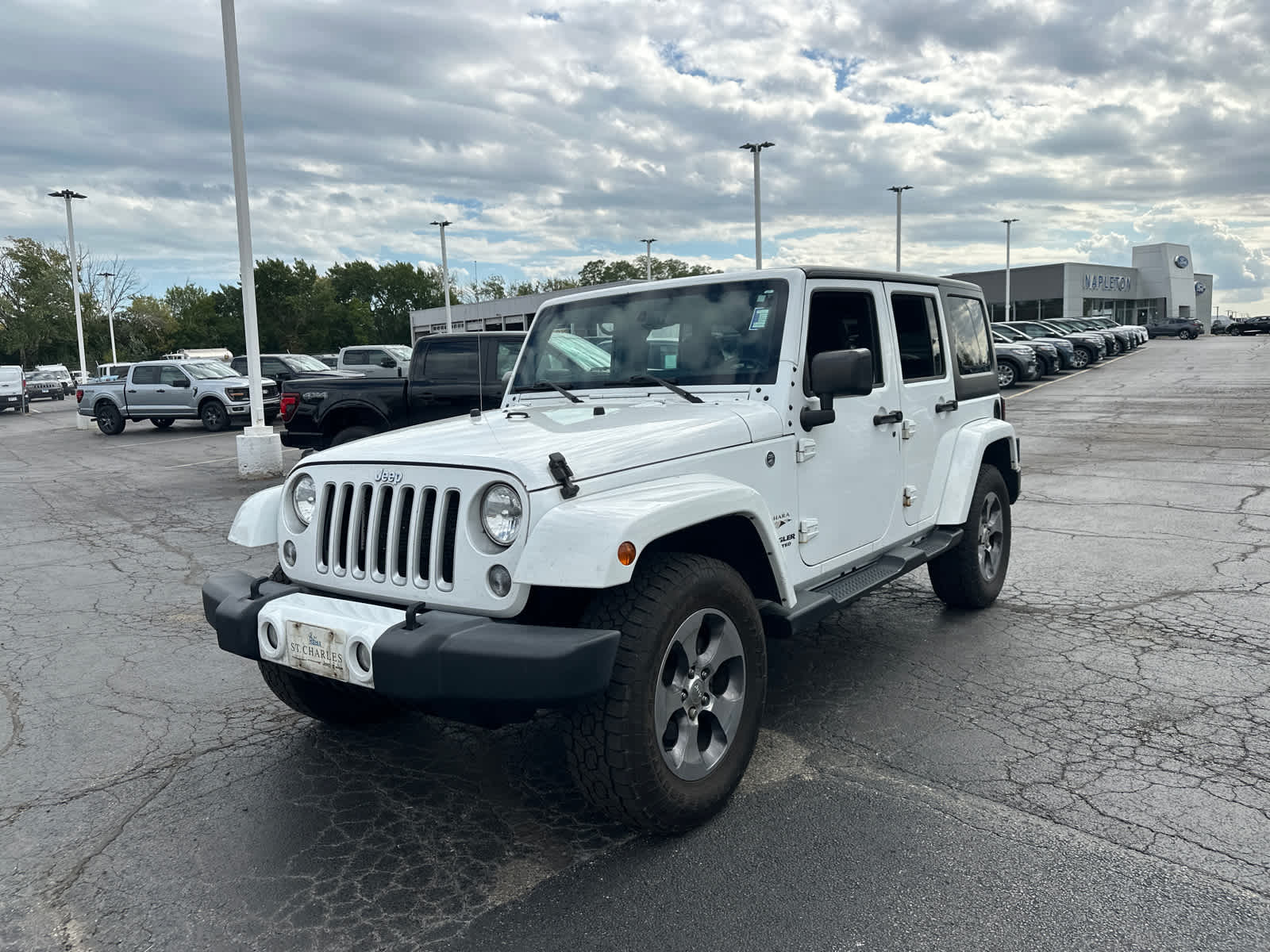 2016 Jeep Wrangler Unlimited Sahara photo 3