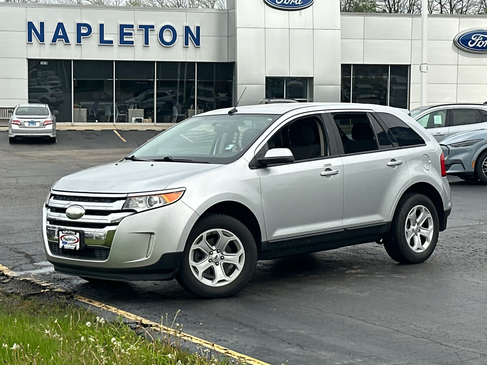 Used 2013 Ford Edge SEL with VIN 2FMDK4JC6DBE11821 for sale in Libertyville, IL