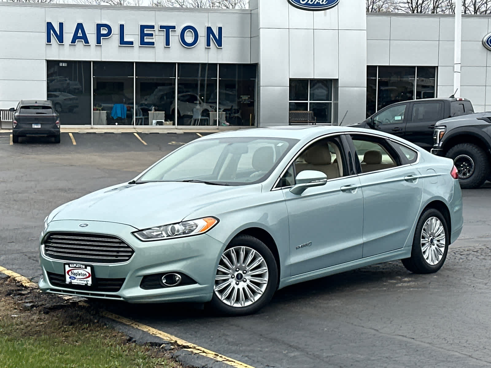 2014 Ford Fusion Hybrid Sedan 