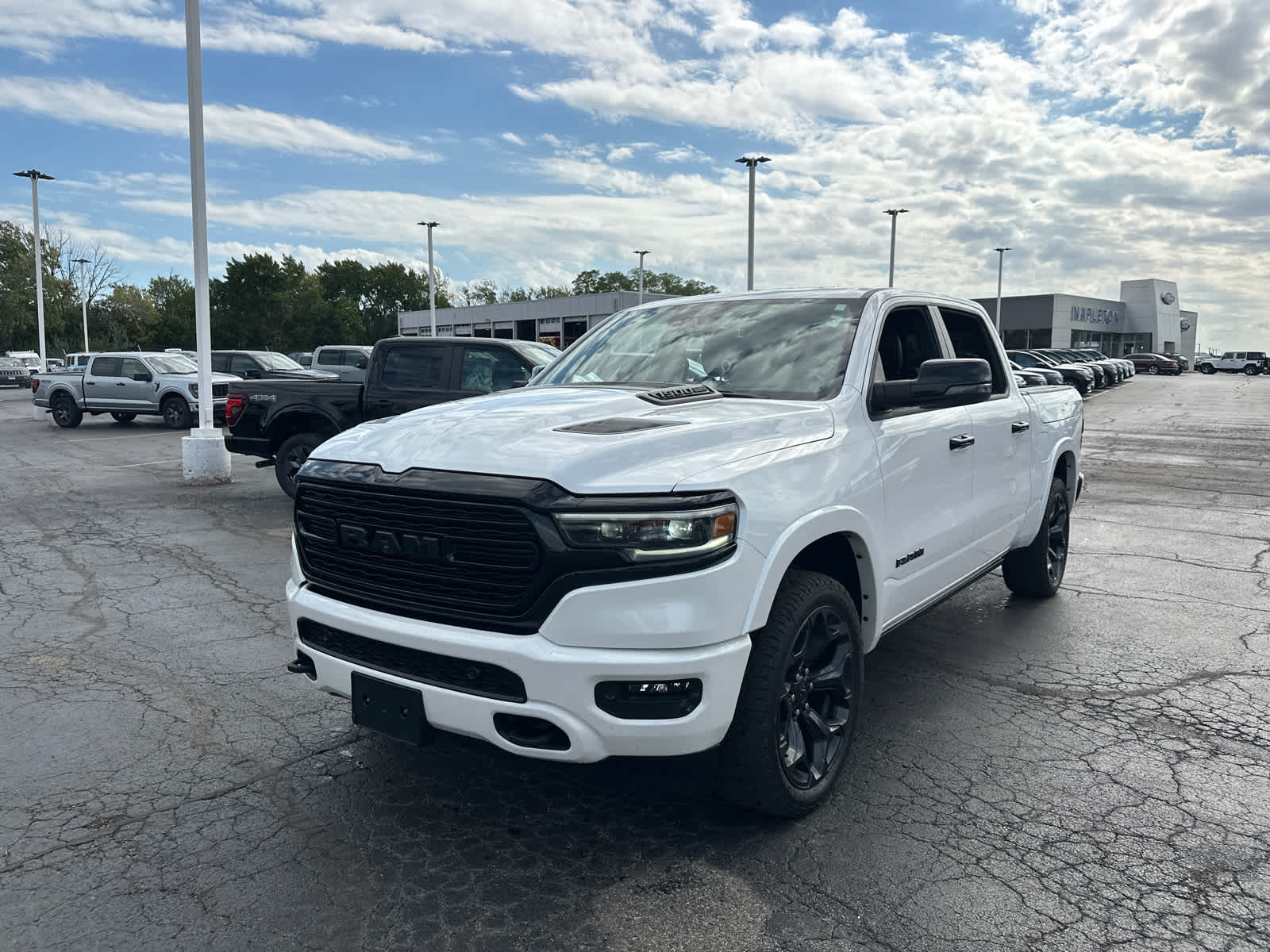 2023 Ram 1500 Limited photo 4